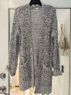 Hem & Thread Gray and White Marled Open-Front Cardigan